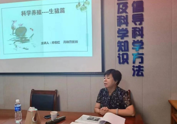 惠農(nóng)網(wǎng)農(nóng)技專家?guī)炜〖t：30年扎根獸醫(yī)一線，以專業(yè)與溫情守護(hù)動物健康